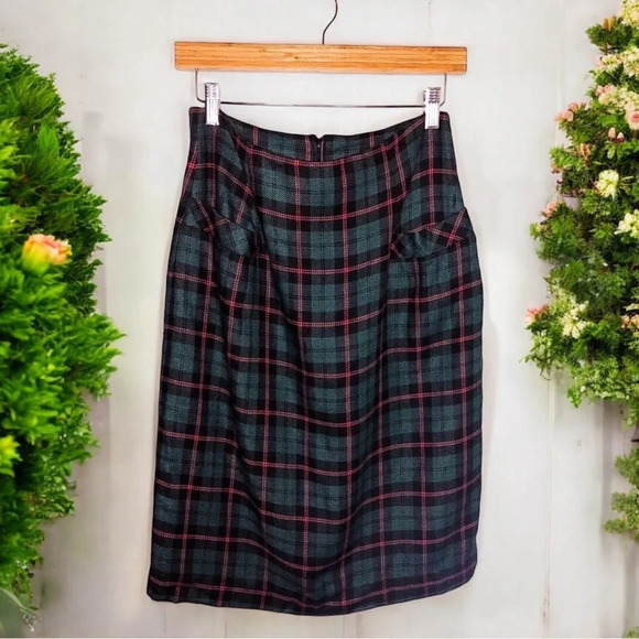 Vintage Plaid Pencil Skirt Size 10 Small Dark Academia Aesthetic - Picture 2 of 7